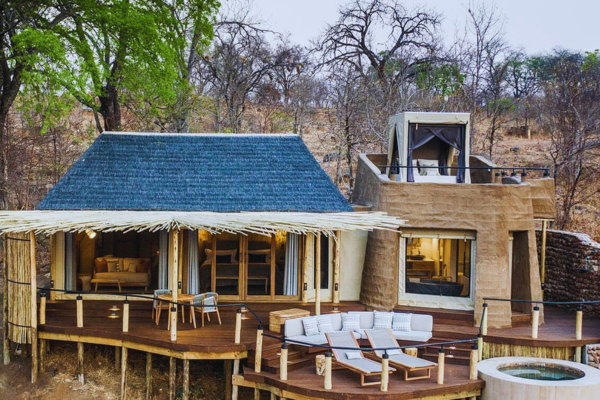 Deluxe South Luangwa & Lower Zambezi
